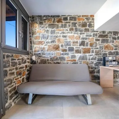 아파트 Terrazeus - Stone House Beachfront 3 *