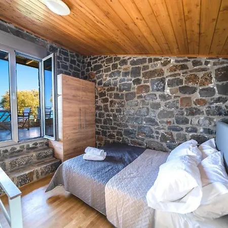 Terrazeus - Stone House Beachfront 3 멜라토스