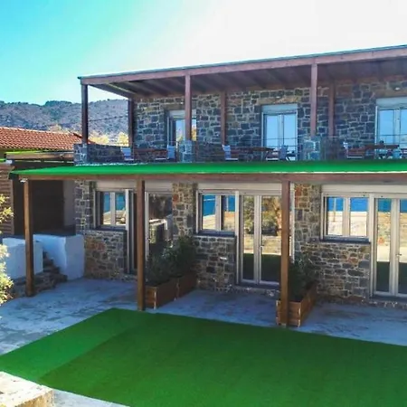 아파트 Terrazeus - Stone House Beachfront 3 *